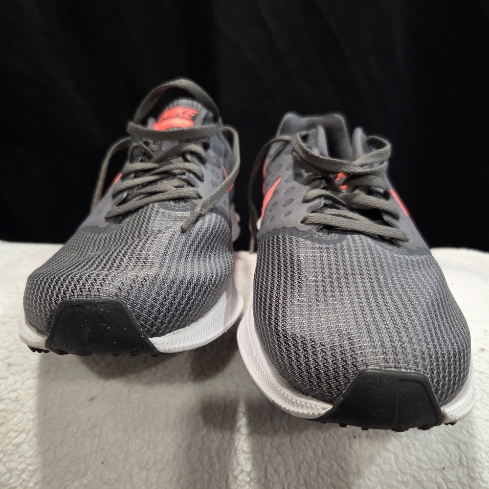 Nike Gray Sneakers with Pink Swoosh - Picture 5 of 11